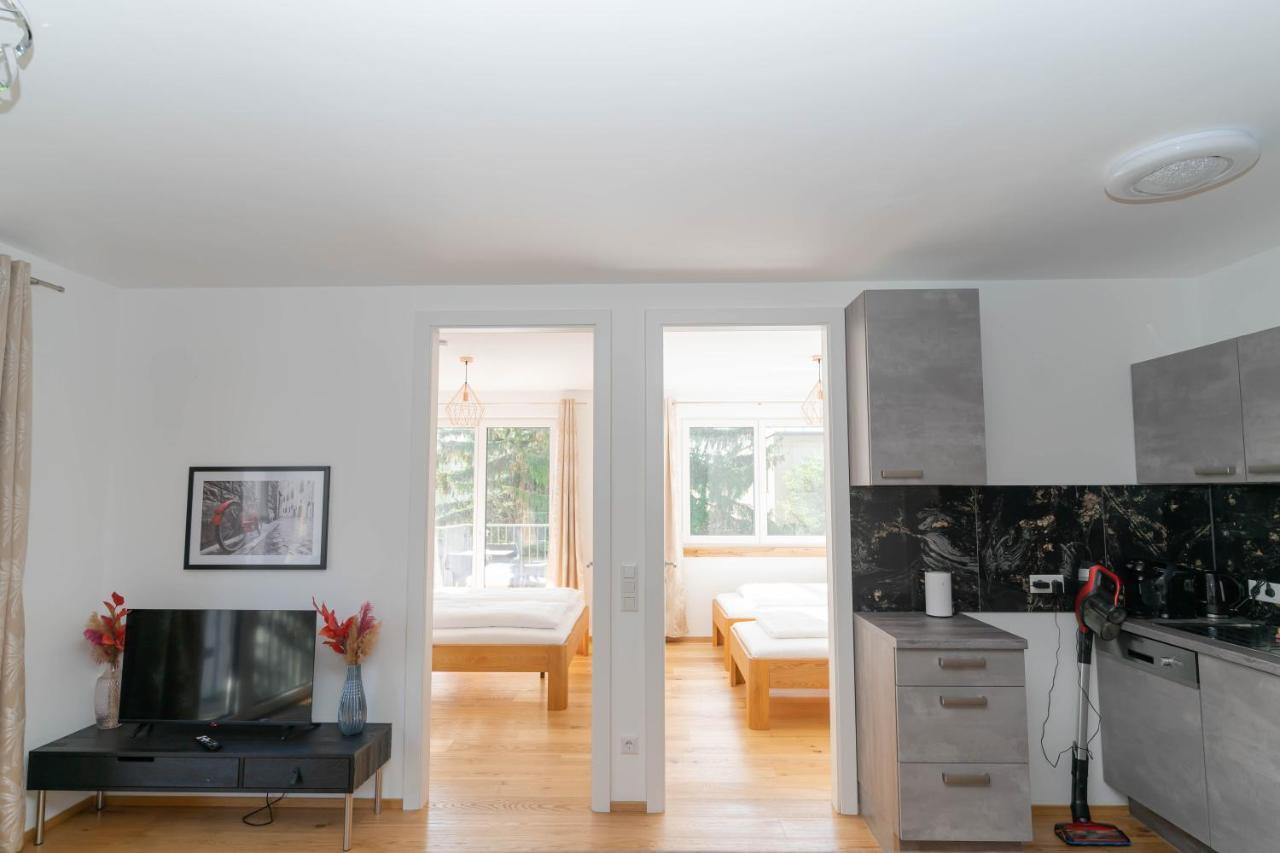 וינה Luxurious Apartment With Big Balcony Near City Center מראה חיצוני תמונה