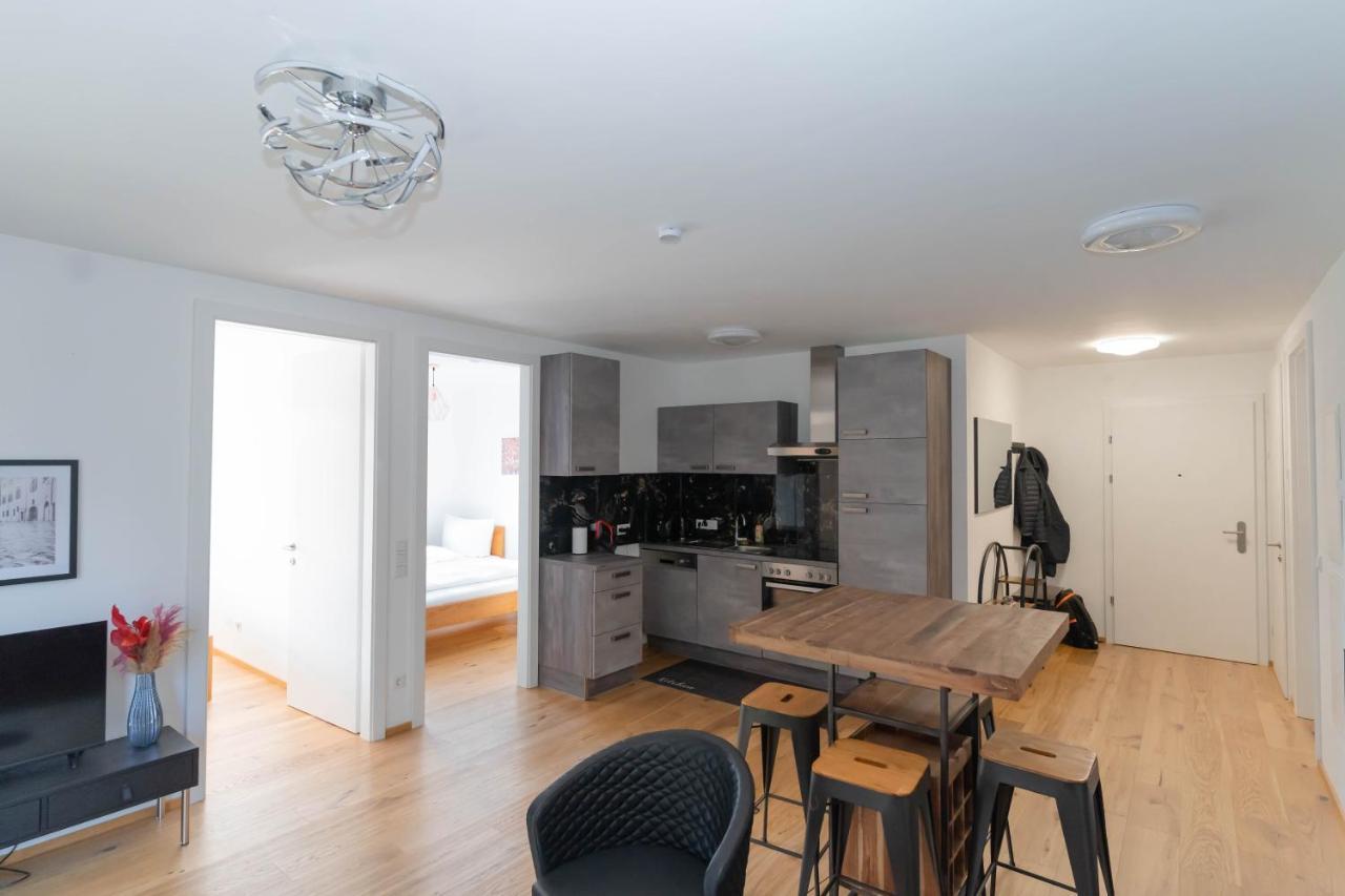 וינה Luxurious Apartment With Big Balcony Near City Center מראה חיצוני תמונה