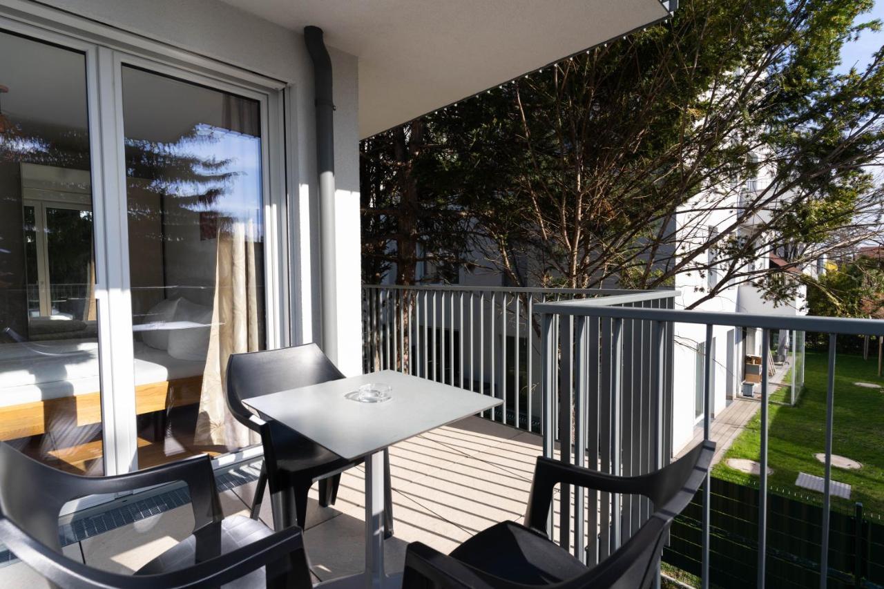 וינה Luxurious Apartment With Big Balcony Near City Center מראה חיצוני תמונה